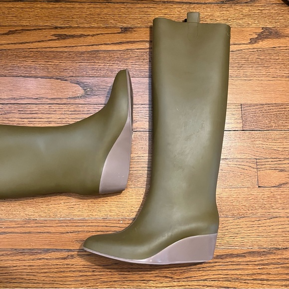 Tall wedge rubber boots